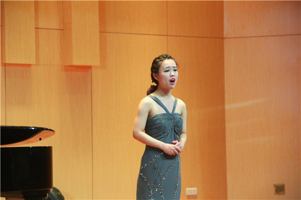 开云官网成功举办2012级毕业生专场音乐会