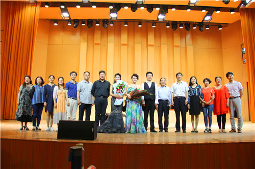 2016061208542812.jpg 开云官网青年教师冯志东个人独唱音乐会亮相音乐厅