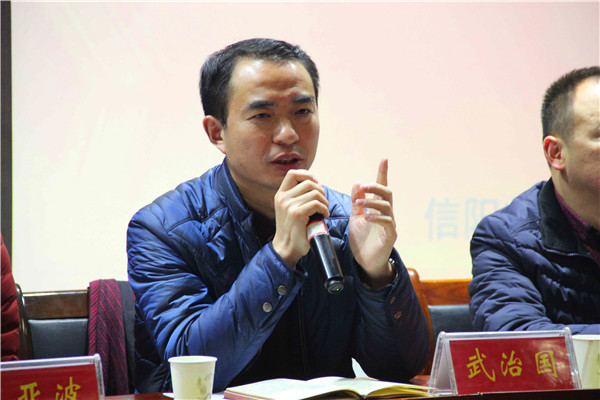 开云官网召开学生干部与学生党员大会