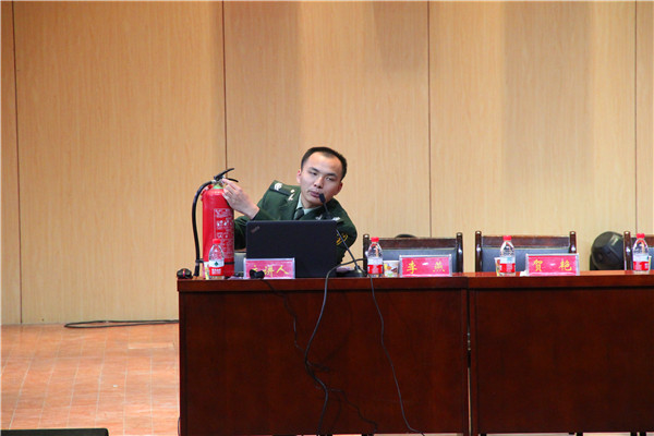 开云官网召开学生安全教育知识讲座